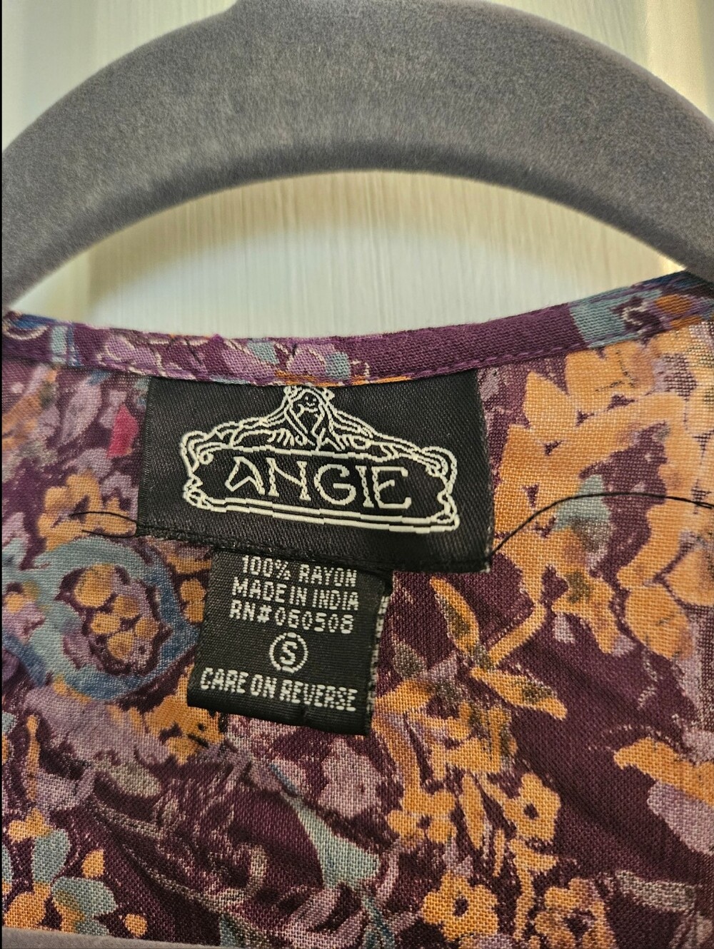 Angie Robe - Picture 6 of 7